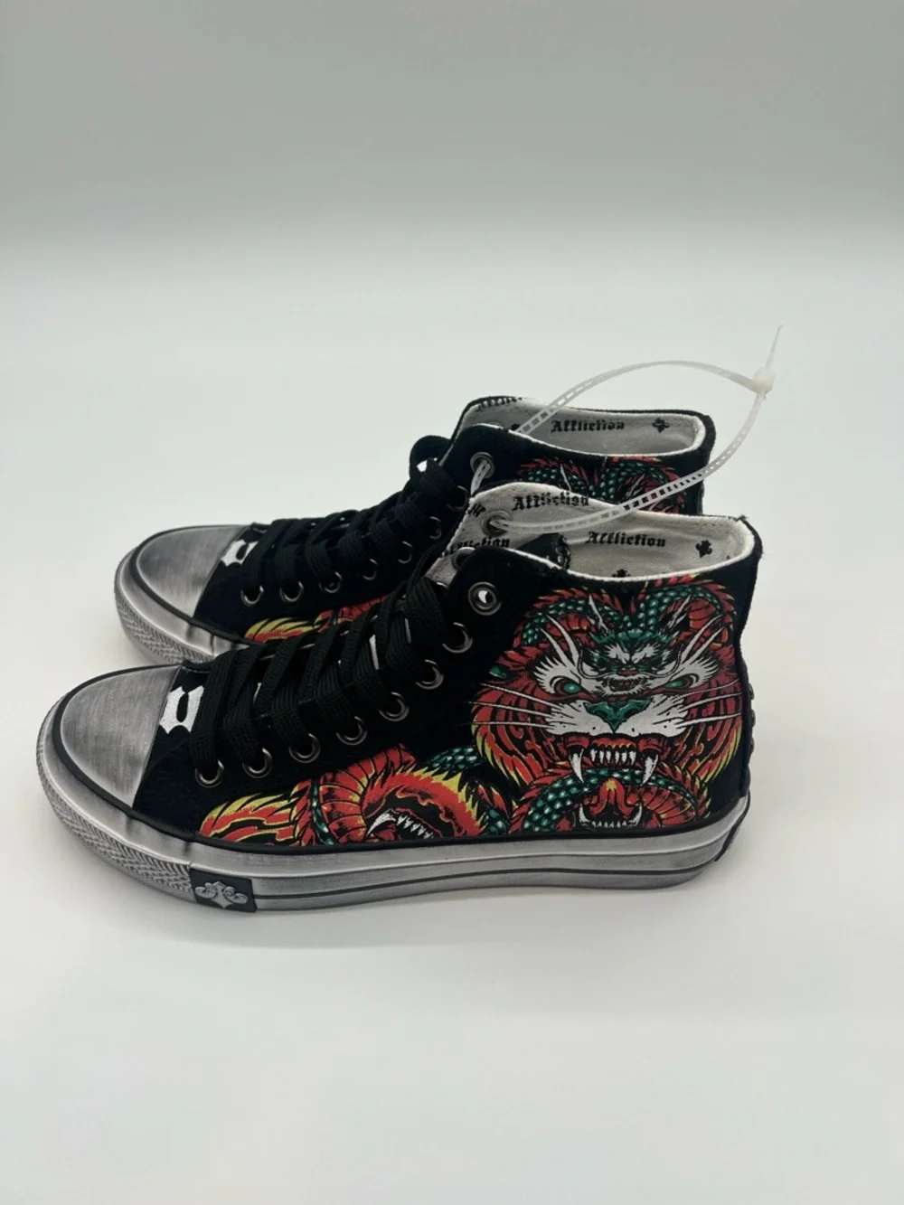 Affliction size motif canvas